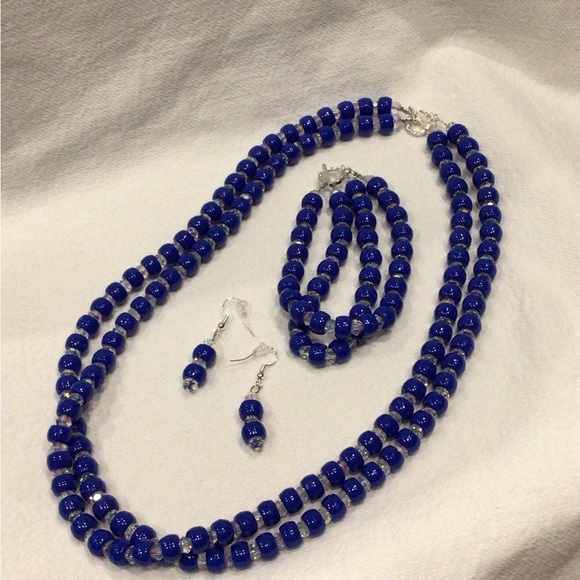 Vibrant Blue and Crystal Beaded Necklace, Bracelet, and Earring Set - Picture 13 of 15
